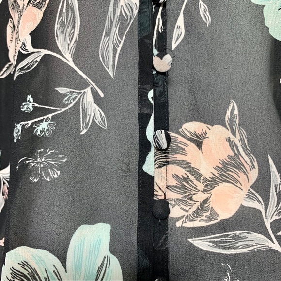 Torrid Goodnight Floral Chiffon Button Front Top 2 - Picture 4 of 10